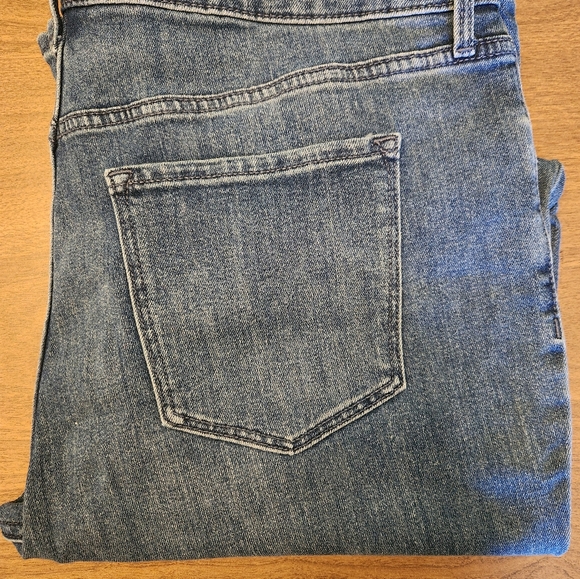 Old Navy High Waste Flare Jeans - Picture 4 of 4